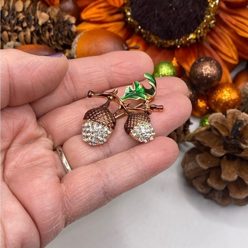 Sparkling Christmas Winter Pinecone Brooch Brown with Sparkling Snow Crystals